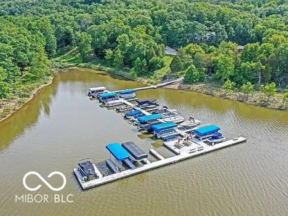 9002 E Agate Avenue Nashville, IN 47448