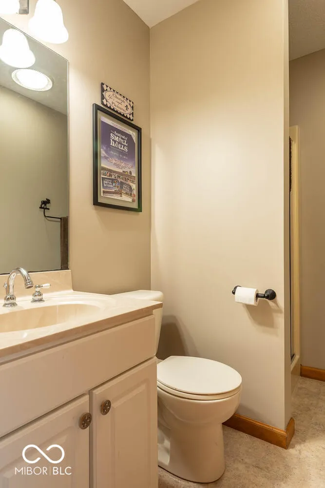 9002 E Agate Avenue Nashville, IN 47448