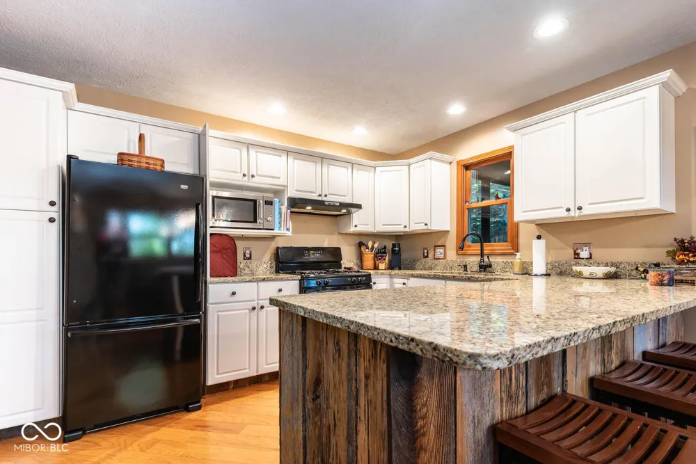9002 E Agate Avenue Nashville, IN 47448