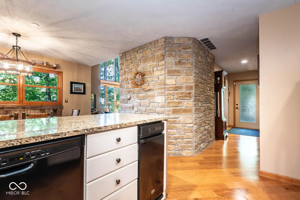 9002 E Agate Avenue Nashville, IN 47448