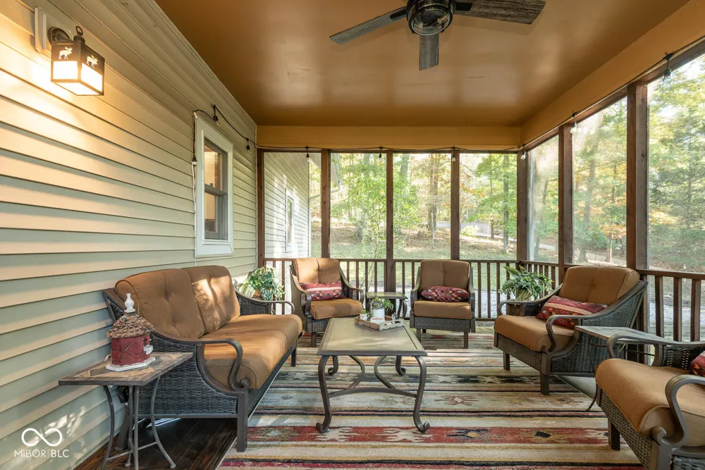 9002 E Agate Avenue Nashville, IN 47448