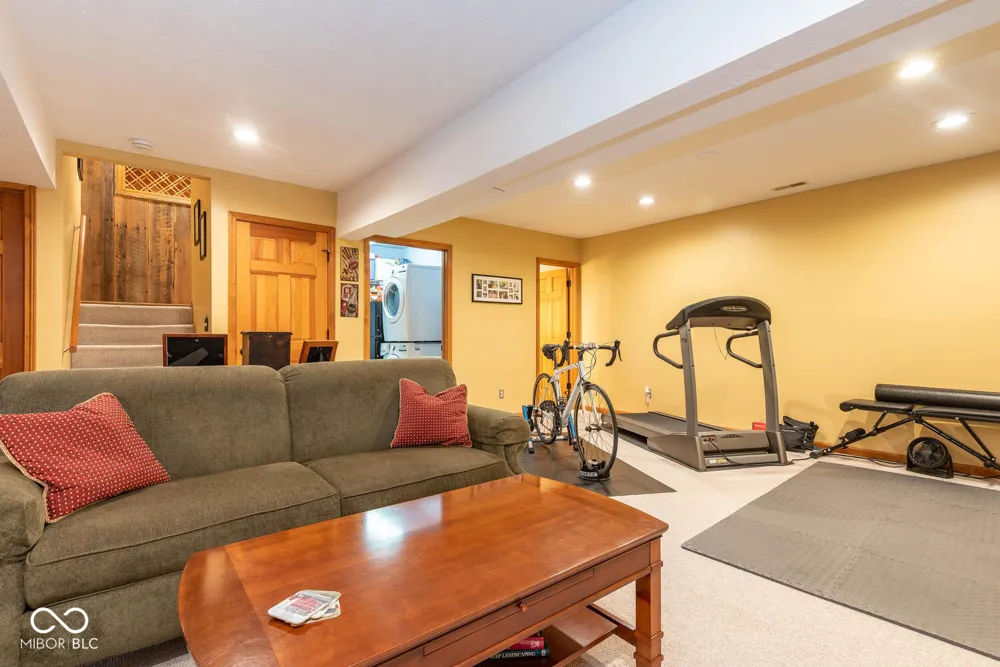 9002 E Agate Avenue Nashville, IN 47448