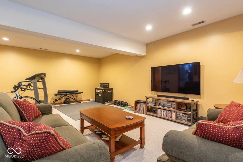 9002 E Agate Avenue Nashville, IN 47448