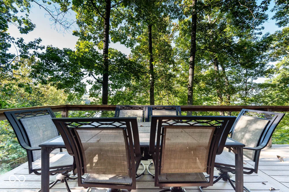 9002 E Agate Avenue Nashville, IN 47448