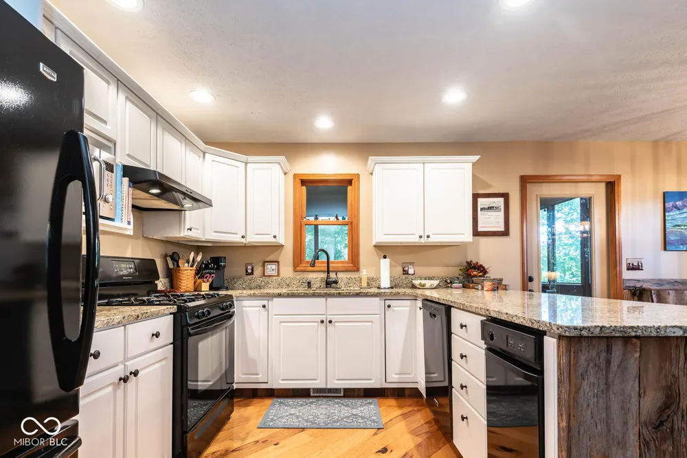 9002 E Agate Avenue Nashville, IN 47448