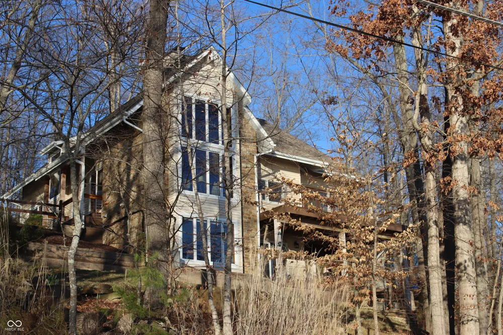 9002 E Agate Avenue Nashville, IN 47448