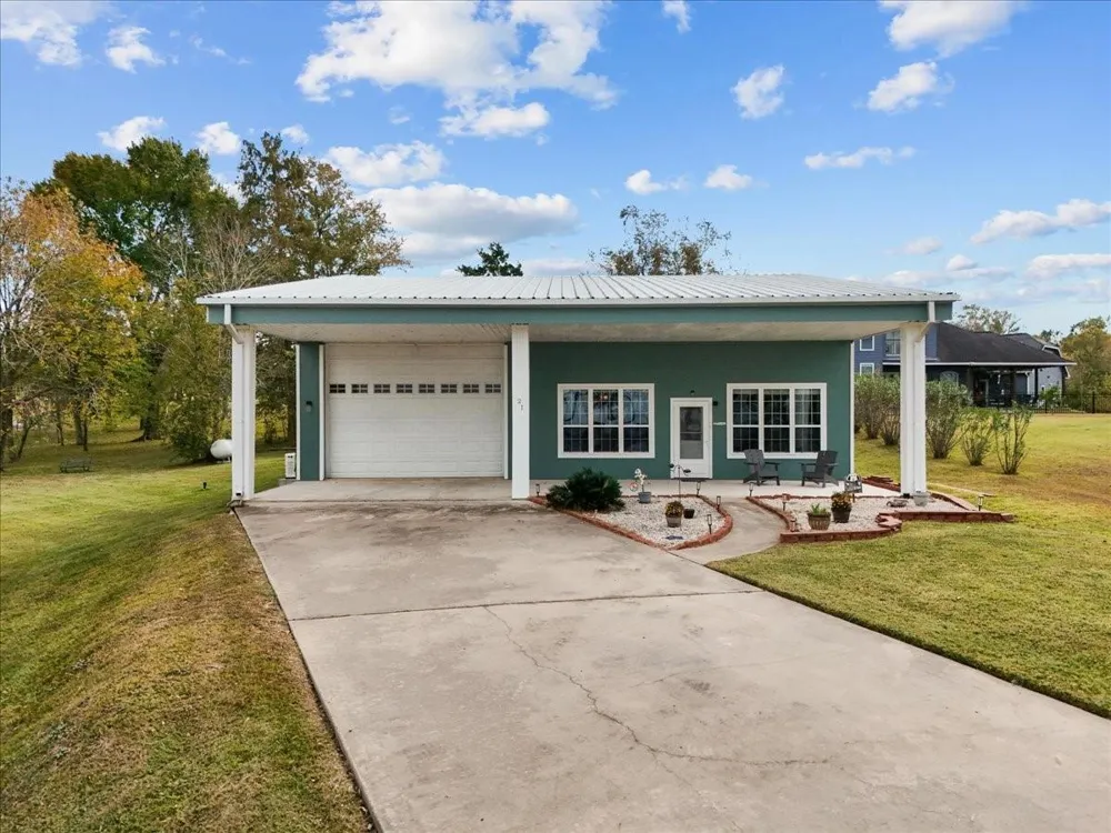 21 Flamingo Circle Coldspring, TX 77331