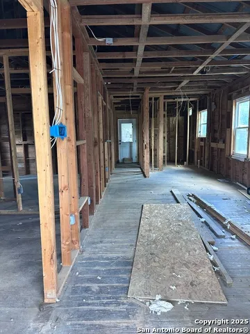 710 Fifth St Natalia, TX 78059