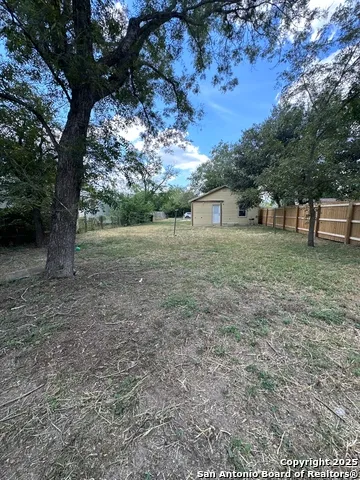 710 Fifth St Natalia, TX 78059