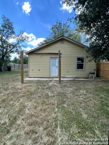 710 Fifth St Natalia, TX 78059