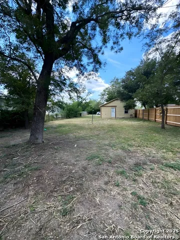 710 Fifth St Natalia, TX 78059