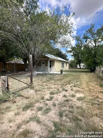 710 Fifth St Natalia, TX 78059