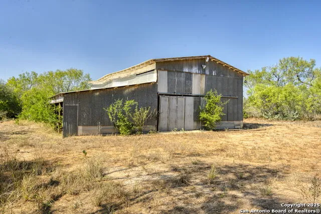 3530 E Cr 331 Jourdanton, TX 78026