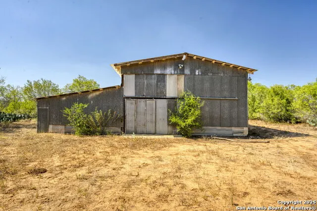 3530 E Cr 331 Jourdanton, TX 78026