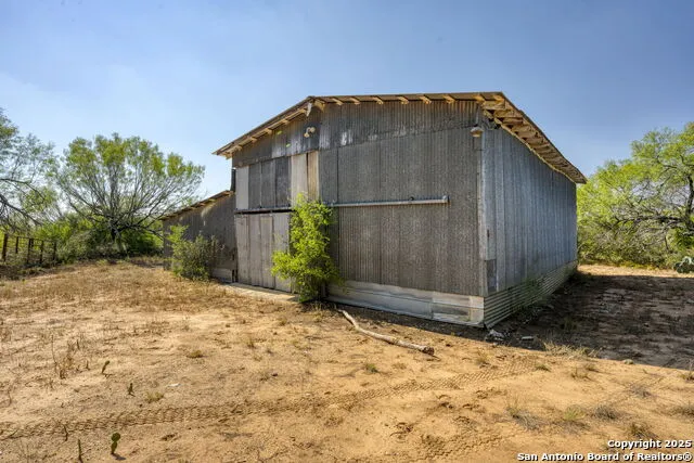 3530 E Cr 331 Jourdanton, TX 78026