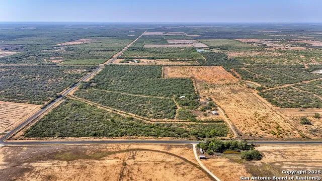3530 E Cr 331 Jourdanton, TX 78026