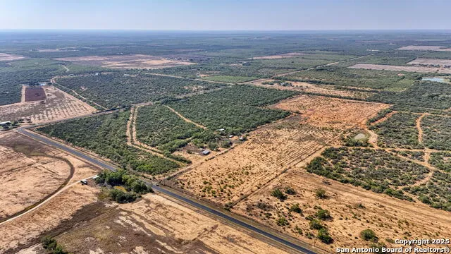 3530 E Cr 331 Jourdanton, TX 78026