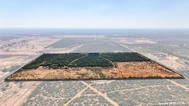 3530 E Cr 331 Jourdanton, TX 78026