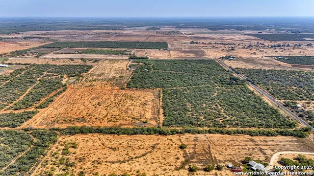 3530 E Cr 331 Jourdanton, TX 78026