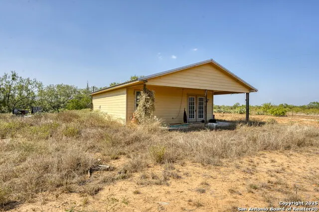 3530 E Cr 331 Jourdanton, TX 78026
