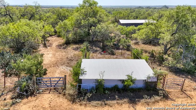 3530 E Cr 331 Jourdanton, TX 78026