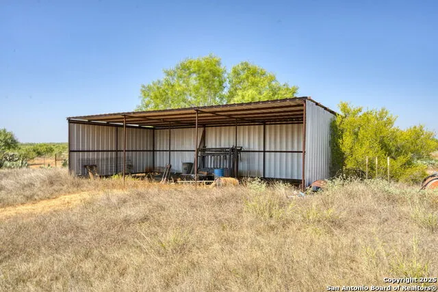 3530 E Cr 331 Jourdanton, TX 78026