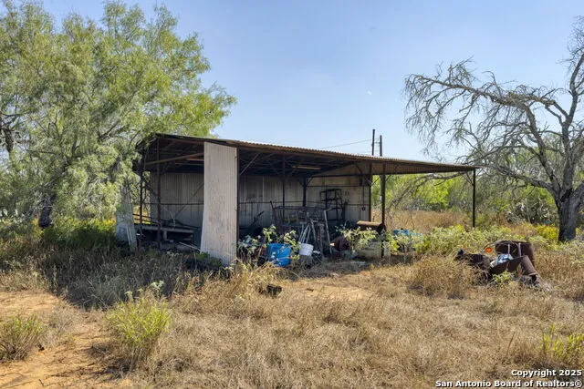 3530 E Cr 331 Jourdanton, TX 78026