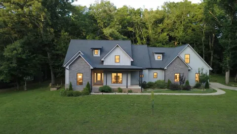 765 Scenic Cir