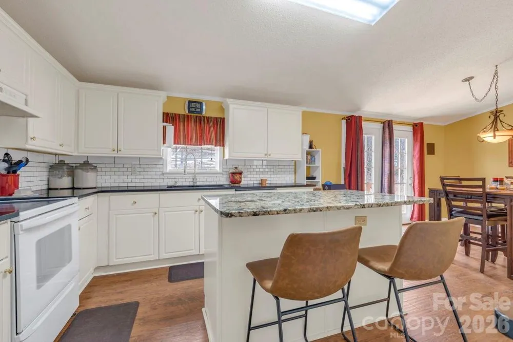 401 Lynn Gap Road Spruce Pine, NC 28777