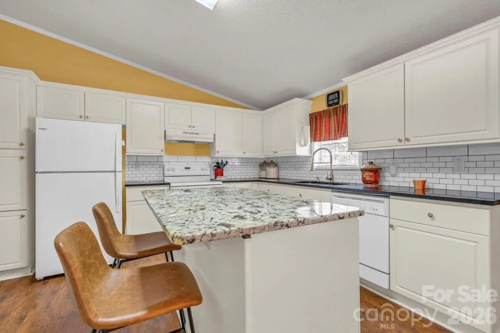 401 Lynn Gap Road Spruce Pine, NC 28777