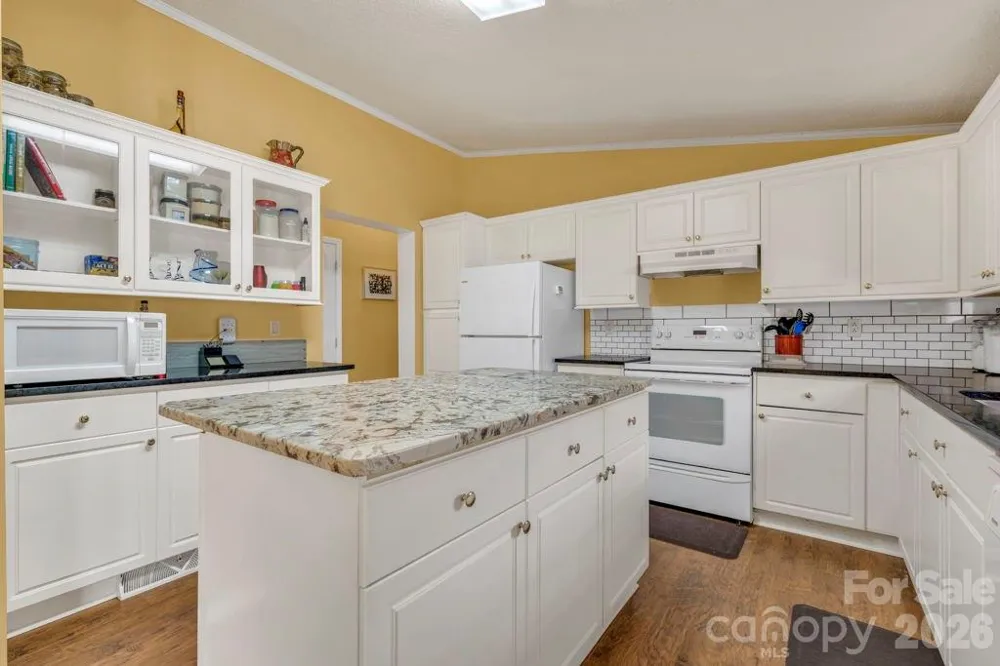 401 Lynn Gap Road Spruce Pine, NC 28777