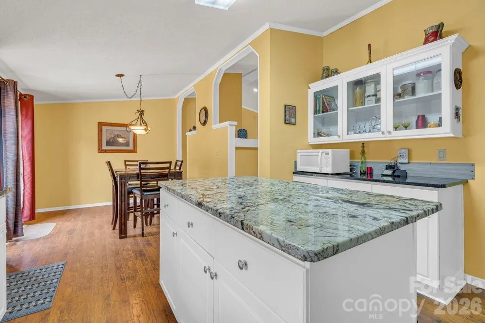 401 Lynn Gap Road Spruce Pine, NC 28777