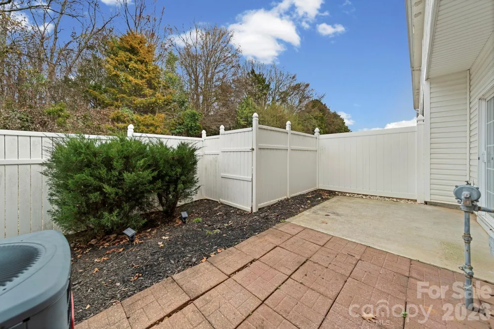 12429 Stratfield Place Circle Pineville, NC 28134