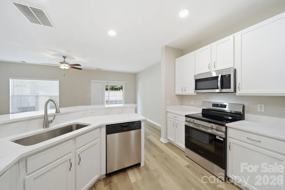 12429 Stratfield Place Circle Pineville, NC 28134