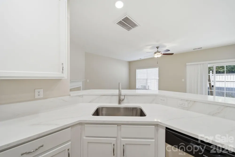 12429 Stratfield Place Circle Pineville, NC 28134