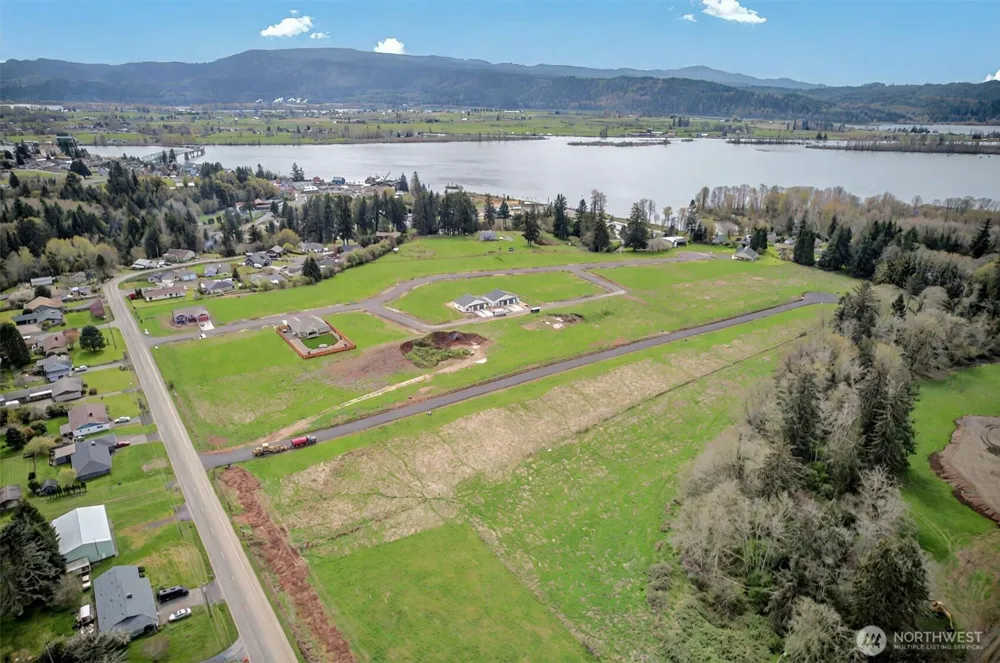 29 Ma'uka Nani Drive Cathlamet, WA 98612
