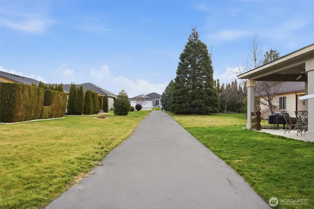 218 Sun Willows Boulevard Pasco, WA 99301