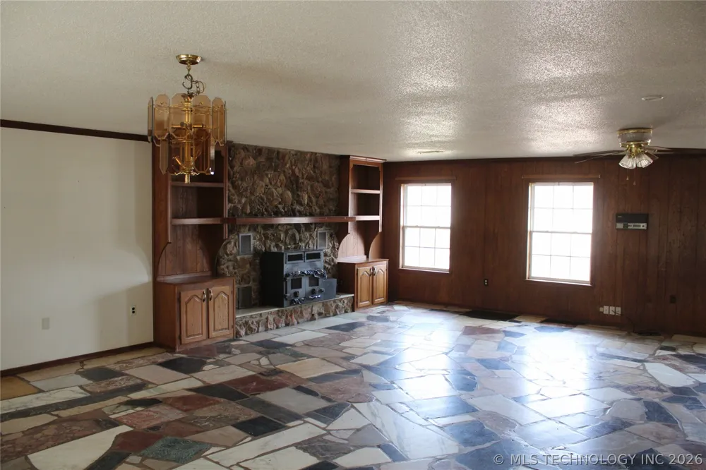 8101 S 700 ROAD Wyandotte, OK 74370