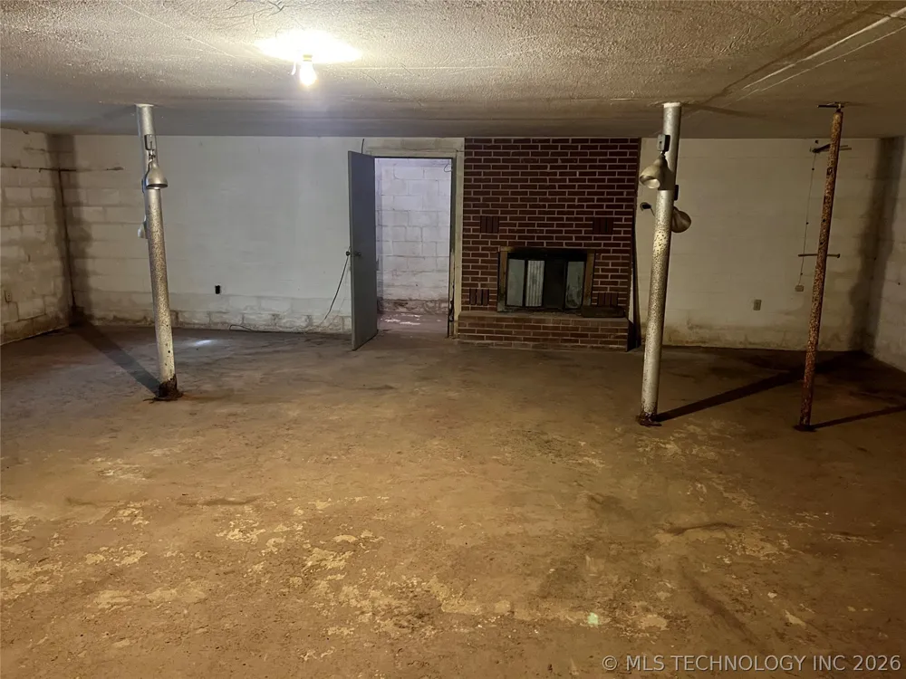 8101 S 700 ROAD Wyandotte, OK 74370