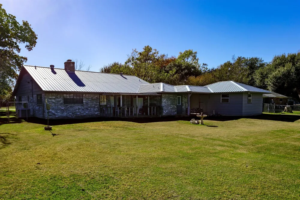 409 W Morgan Street Franklin, TX 77856