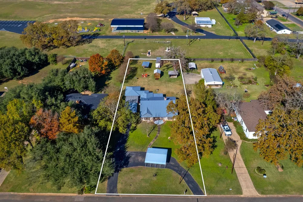 409 W Morgan Street Franklin, TX 77856