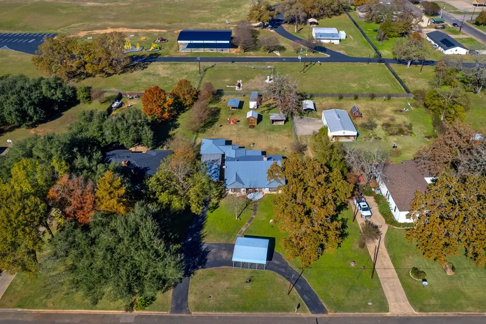 409 W Morgan Street Franklin, TX 77856