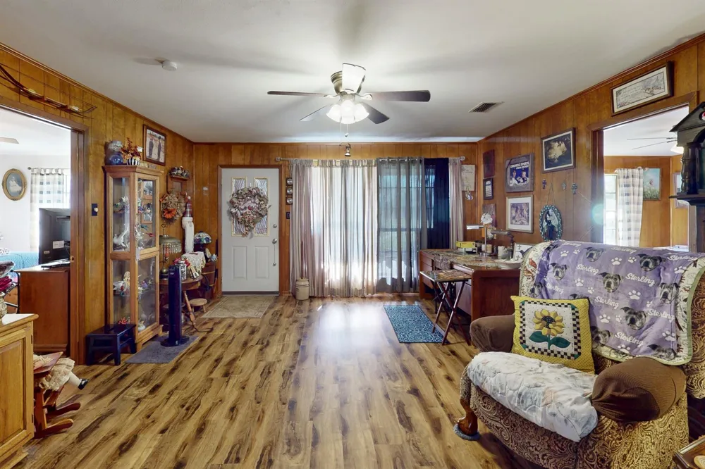 409 W Morgan Street Franklin, TX 77856