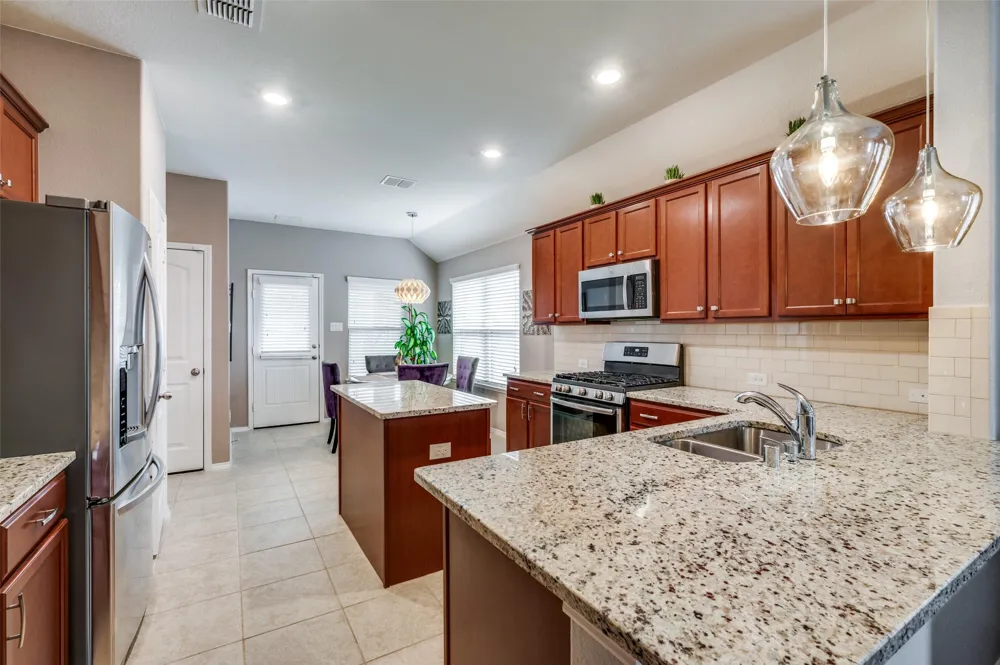 1525 Acmite Avenue Cross Roads, TX 76227