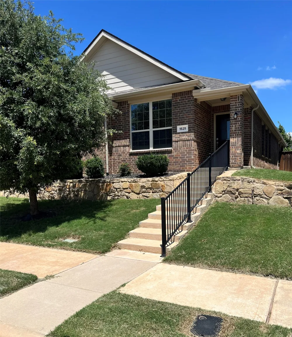 1525 Acmite Avenue Cross Roads, TX 76227