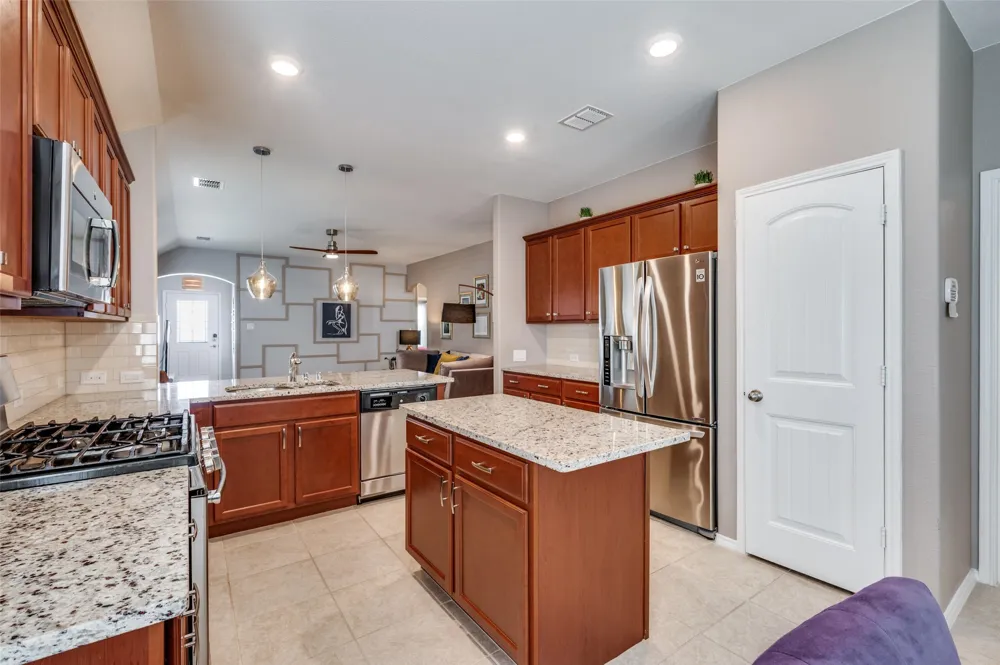 1525 Acmite Avenue Cross Roads, TX 76227