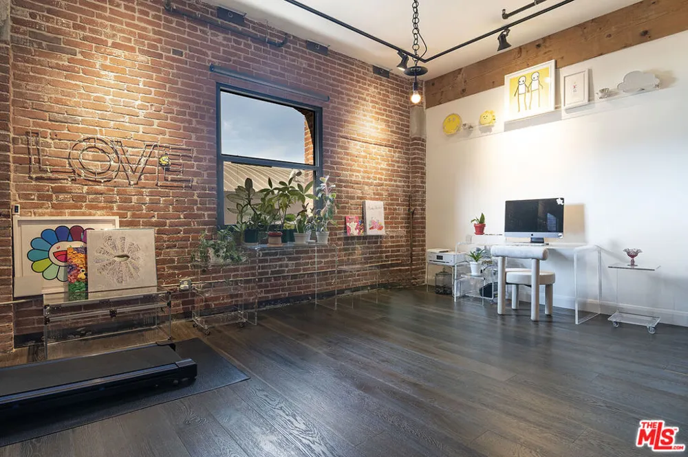215 S Santa Fe Avenue #6 Los Angeles, CA 90012