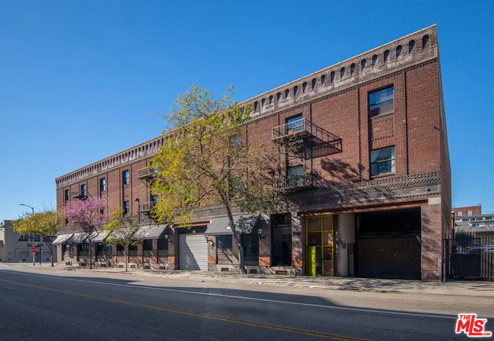 215 S Santa Fe Avenue #6 Los Angeles, CA 90012