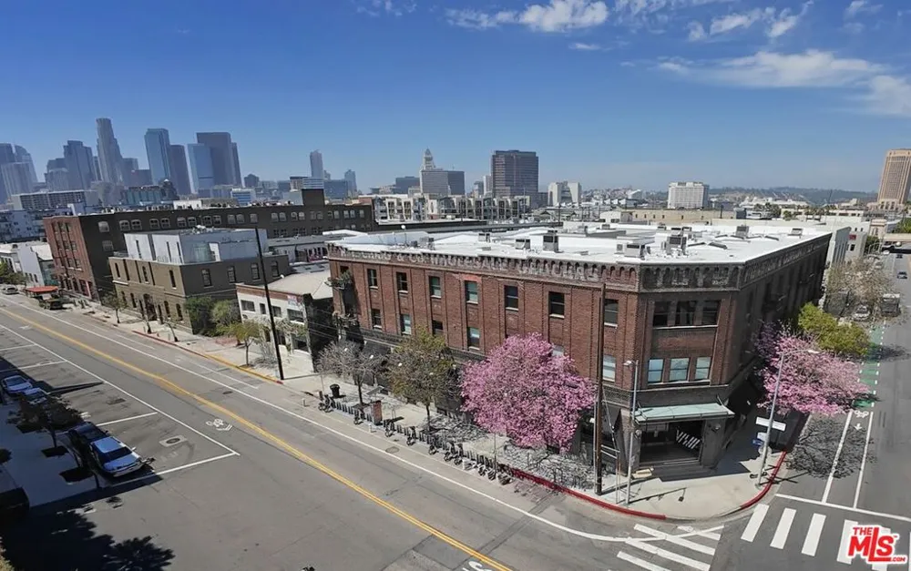 215 S Santa Fe Avenue #6 Los Angeles, CA 90012