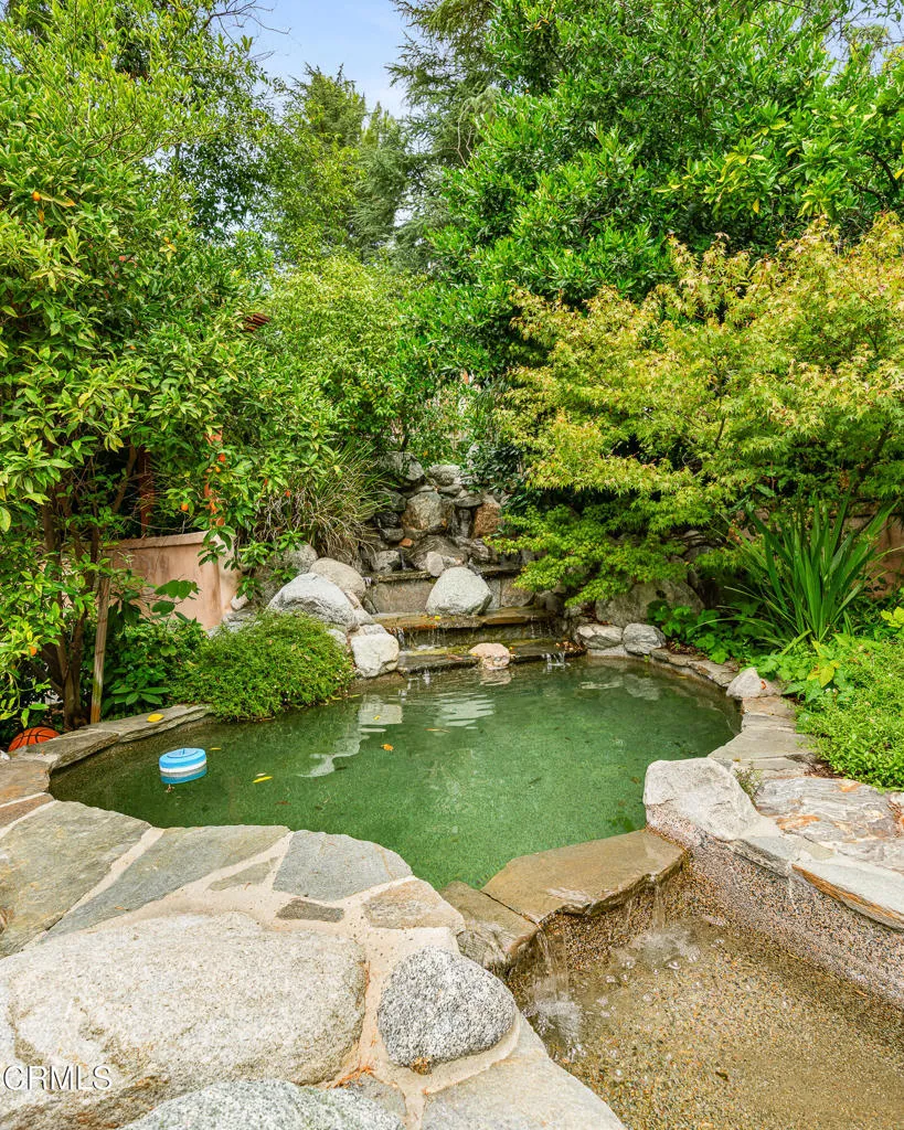 1737 Fairmount Avenue La Canada Flintridge, CA 91011